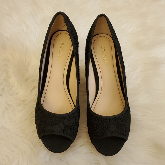 Black Wedges - Picture 4 of 7